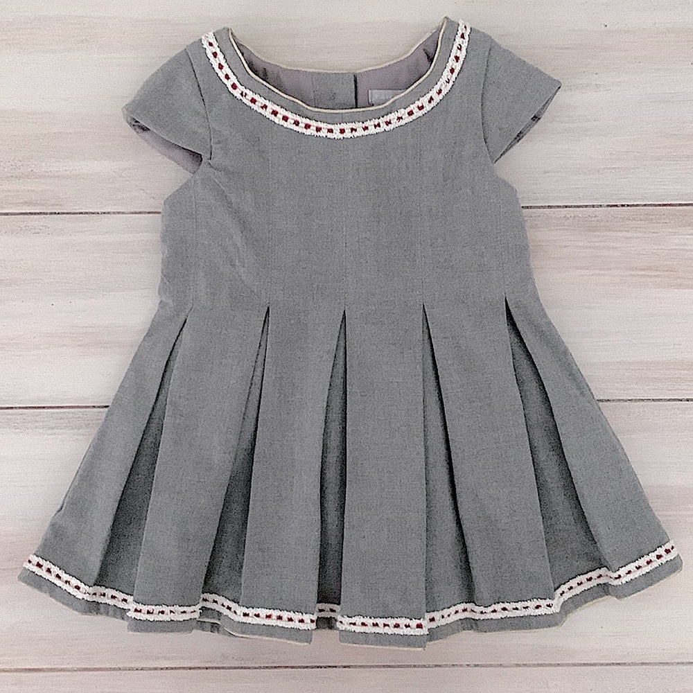 Tahari Gray Gold Button Back Pleated Swing Dress Short Sleeve Little Girls 5T